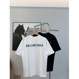 脚長効果を見せる 大人気商品 2026新作コレクションBALENCIAGAブランド コピー 激安半袖Tシャツ